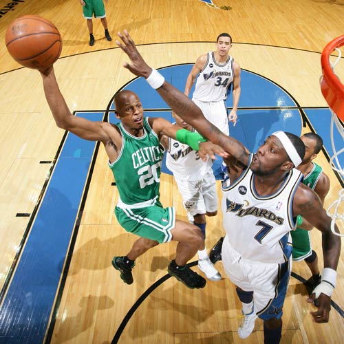 通过短传与 通过短传与